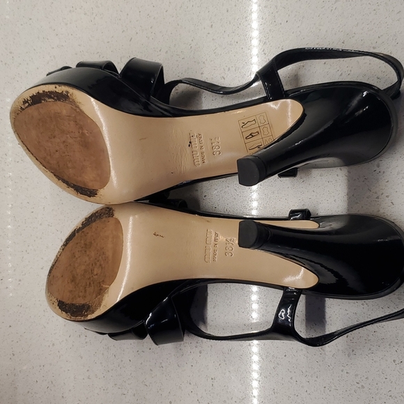 MIU MIU caged patent leather pumps (sz 8) - Picture 8 of 11